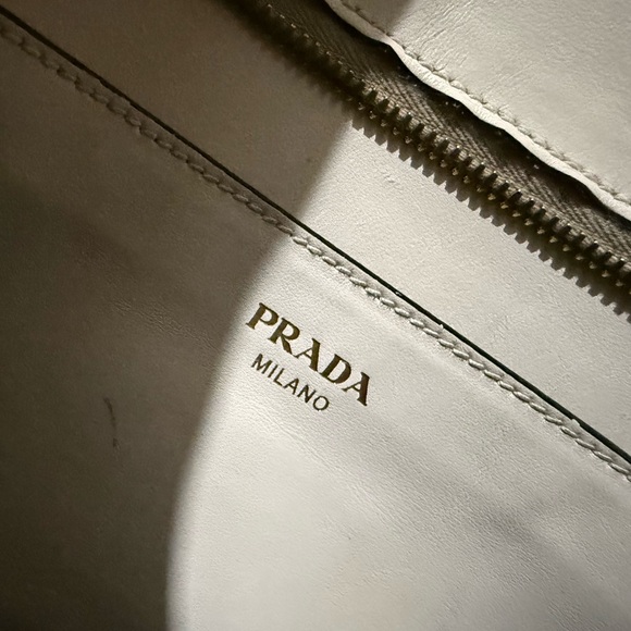 Prada SAFFIANO LEATHER HANDBAG - authentic - Picture 11 of 12